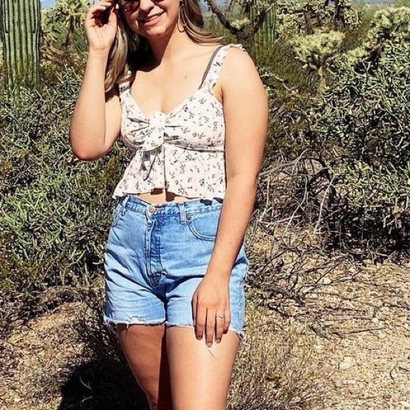 American Eagle Crop Floral Tank Medium - Picture 2 of 4